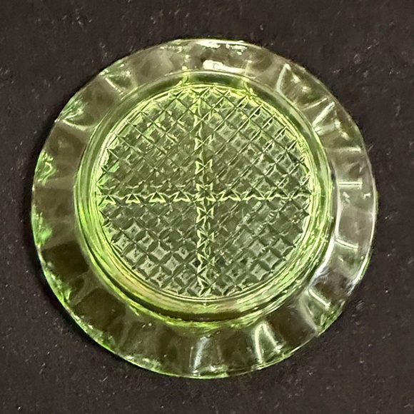 Vintage Uranium Green Glass 4” Coaster /  Condiment Dish - Picture 4 of 7